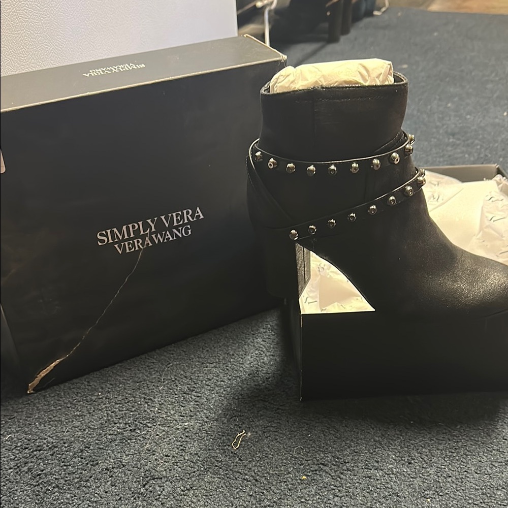 Brand new in box Simply Vera Vera Wang Black Ankle Boots
